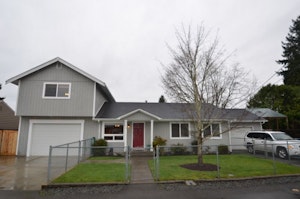 Puyallup Home, WA Real Estate Listing